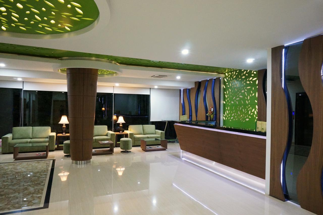 Green Eden Hotel Манадо Екстер'єр фото