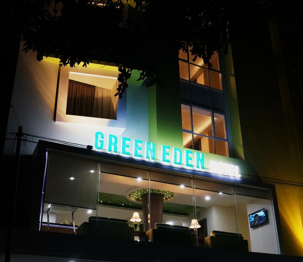 Green Eden Hotel Манадо Екстер'єр фото